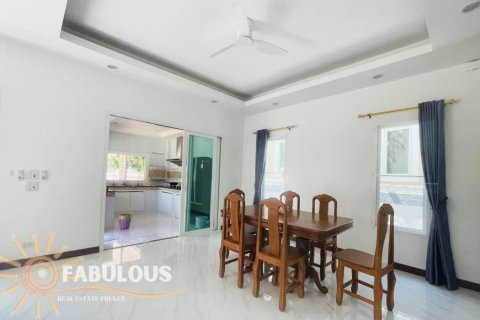 Villa in Chalong, Thailand 4 bedrooms № 179833 - photo 24
