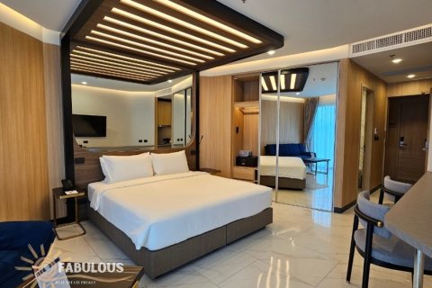 Condo in Bang Tao, Thailand, 1 bedroom № 179839 - photo 2