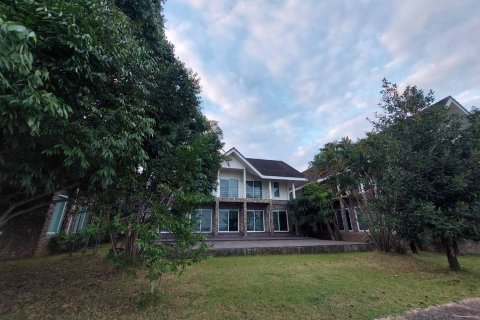 Villa in Chiang Rai, Thailand 6 bedrooms № 156426 - photo 3