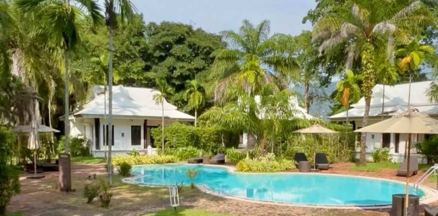 Studio in the Condo in Kathu, Thailand  № 156427