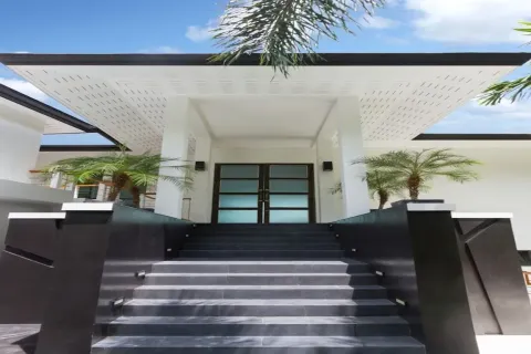 Villa in Kathu, Thailand 6 bedrooms № 156428 - photo 11