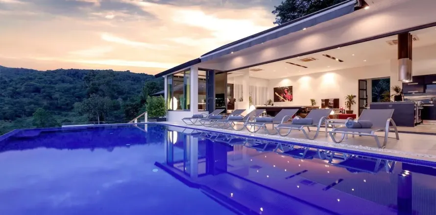 Villa in Kathu, Thailand 6 bedrooms № 156428