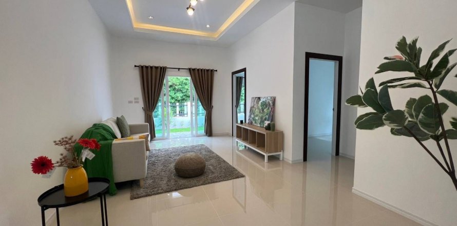 House in Pattaya, Thailand 3 bedrooms № 136012