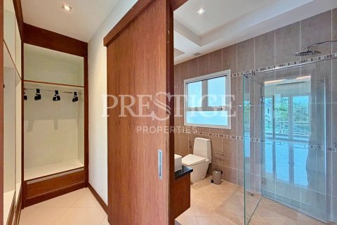 House in Pattaya, Thailand 4 bedrooms № 209903 - photo 18