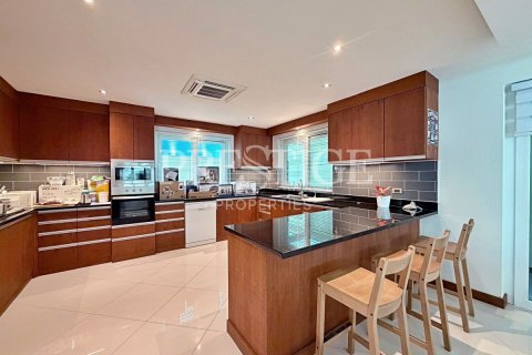 House in Pattaya, Thailand 4 bedrooms № 209903 - photo 9