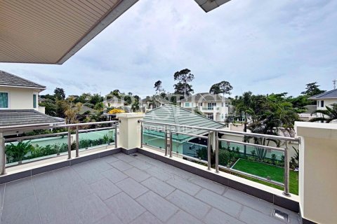 House in Pattaya, Thailand 4 bedrooms № 209903 - photo 20