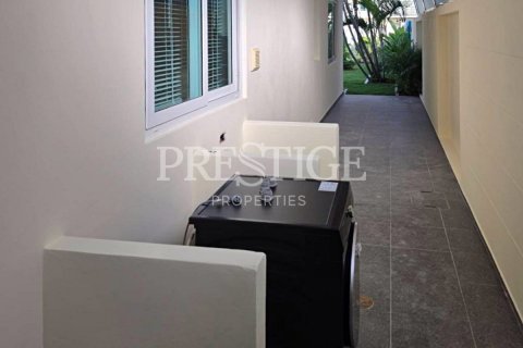 House in Pattaya, Thailand 4 bedrooms № 209903 - photo 30
