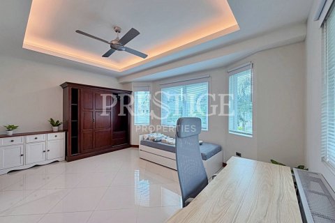 House in Pattaya, Thailand 4 bedrooms № 209903 - photo 26