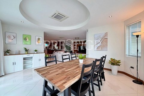 House in Pattaya, Thailand 4 bedrooms № 209903 - photo 7