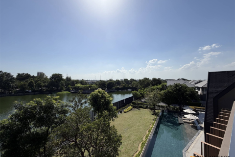 House in Bangkok, Thailand 4 bedrooms № 209900 - photo 2