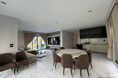 House in Bangkok, Thailand 4 bedrooms № 209900 - photo 5