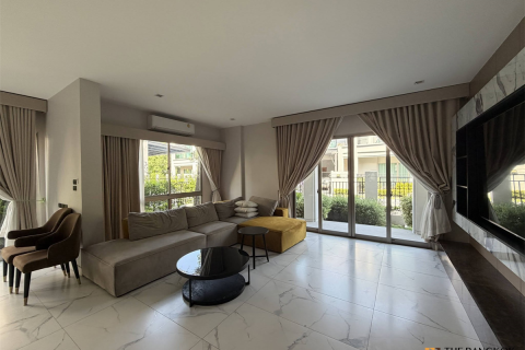 House in Bangkok, Thailand 4 bedrooms № 209900 - photo 10