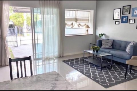 Townhouse in Bang Kaeo, Thailand 2 bedrooms № 155155 - photo 10