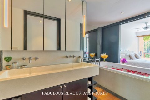 Condo on Surin Beach, Thailand, 2 bedrooms № 179815 - photo 15