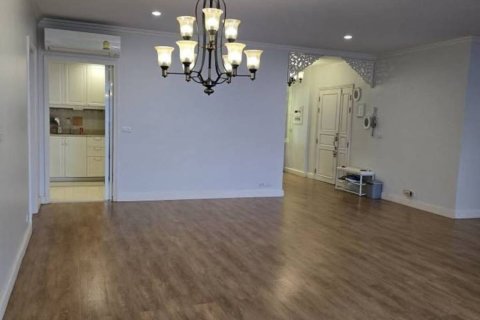 Кондоминиум с 3 спальнями в Суан Луанге, Бангкок, Таиланд № 151017 - фото 1