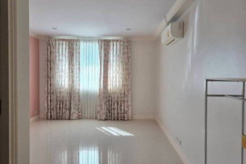 Кондоминиум с 3 спальнями в Суан Луанге, Бангкок, Таиланд № 151017 - фото 6