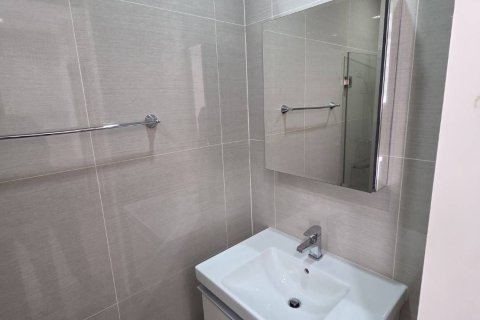 Studio in the Condo in Khlong Toei, Bangkok, Thailand № 148018 - photo 7