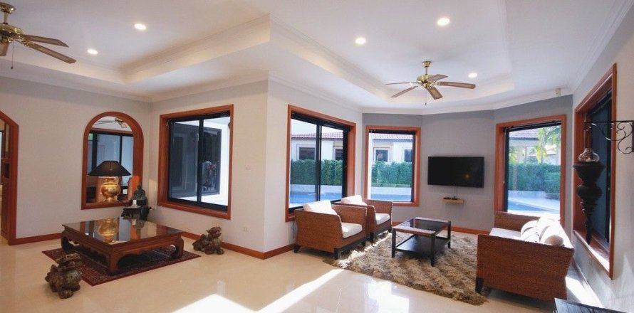 Villa in Hua Hin, Thailand 3 bedrooms № 157093