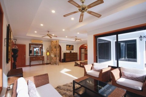 Villa in Hua Hin, Thailand 3 bedrooms № 157093 - photo 3