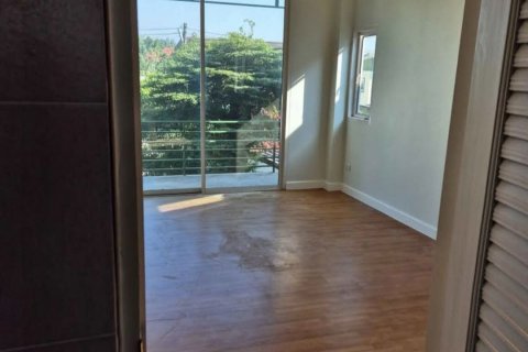 Duplex in Hang Dong, Thailand 3 bedrooms № 139196 - photo 12