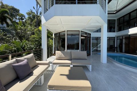 Villa in Ko Samui, Thailand 4 bedrooms № 146726 - photo 8