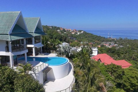 Villa in Ko Samui, Thailand 4 bedrooms № 146726 - photo 2