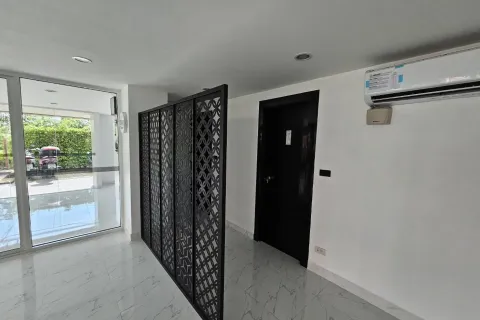 Офис в Паттайе, Таиланд  № 172143 - фото 2