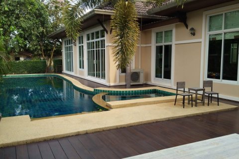 House in Pattaya, Thailand 4 bedrooms № 157469 - photo 5