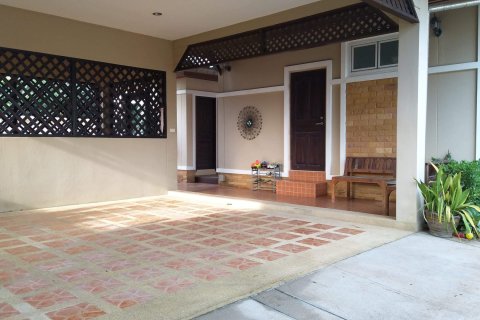 House in Pattaya, Thailand 4 bedrooms № 157469 - photo 3