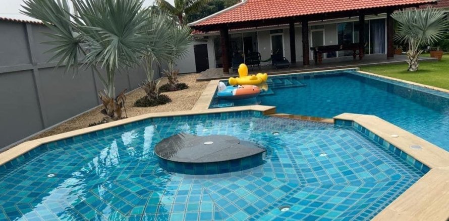 House in Pattaya, Thailand 2 bedrooms № 157468