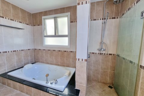 House in Pattaya, Thailand 2 bedrooms № 157463 - photo 8