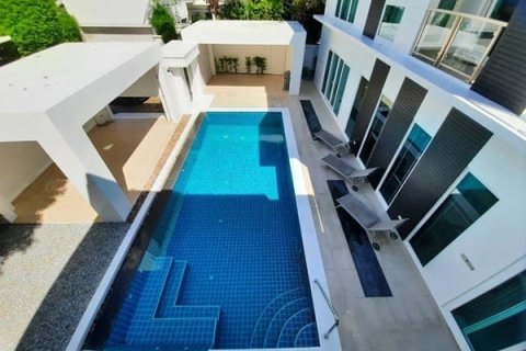House in Pattaya, Thailand 5 bedrooms № 157465 - photo 9