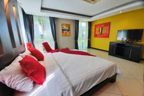 House in Pattaya, Thailand 5 bedrooms № 157465 - photo 4