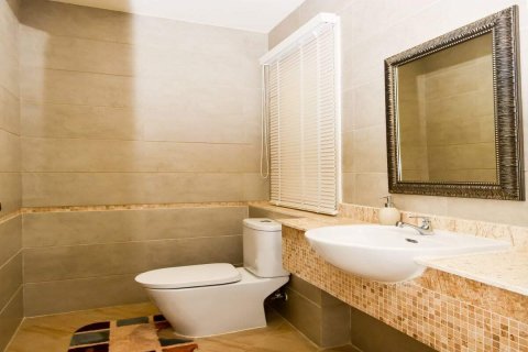House in Pattaya, Thailand 3 bedrooms № 157467 - photo 2