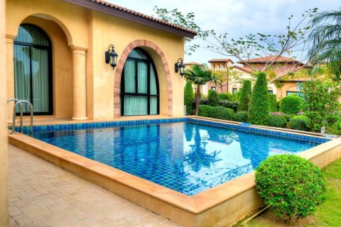 House in Pattaya, Thailand 3 bedrooms № 157467 - photo 4