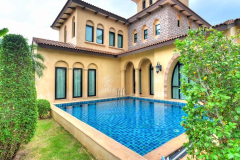 House in Pattaya, Thailand 3 bedrooms № 157467