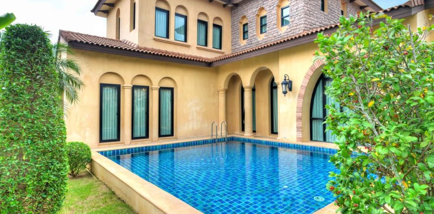 House in Pattaya, Thailand 3 bedrooms № 157467