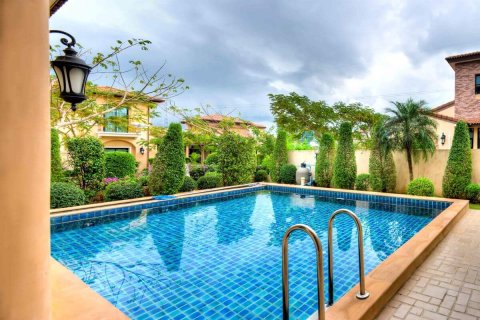 House in Pattaya, Thailand 3 bedrooms № 157467 - photo 5