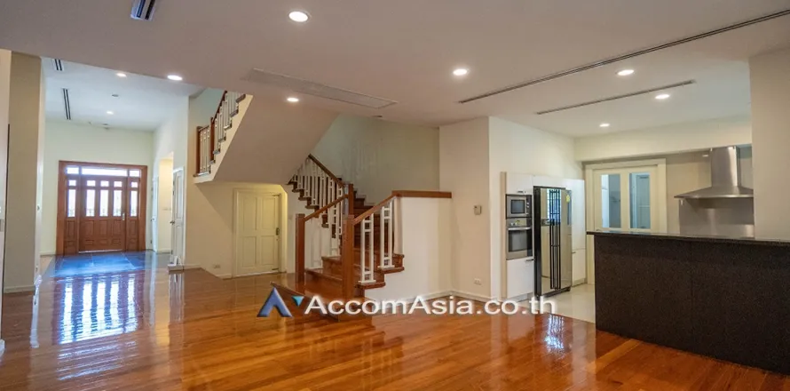 Haus in Watthana, Bangkok, Thailand 4 Schlafzimmer № 215037