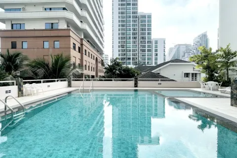 Eigentumswohnung in Watthana, Bangkok, Thailand, 3 Schlafzimmer № 215038 - Foto 13