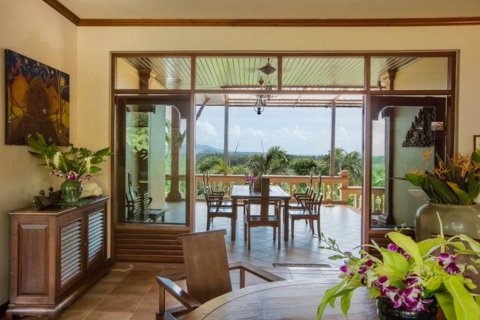 Villa in Phuket, Thailand 7 bedrooms № 145175 - photo 12