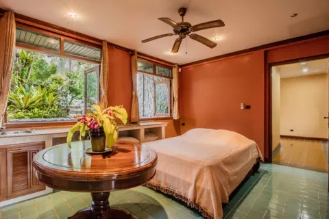 Villa in Phuket, Thailand 7 bedrooms № 145175 - photo 16