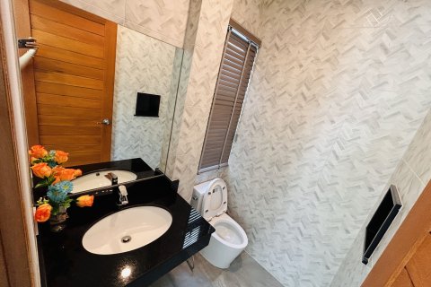 Villa in Phuket, Thailand 3 bedrooms № 145180 - photo 5