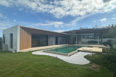 Villa à Phuket, Thaïlande 4 chambres № 145177 - photo 1