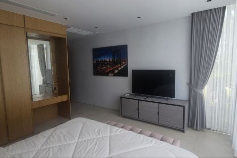 Villa in Pattaya, Thailand 4 bedrooms № 163926 - photo 13