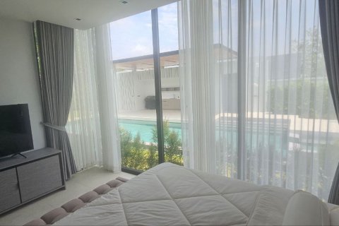 Villa in Pattaya, Thailand 4 bedrooms № 163926 - photo 12