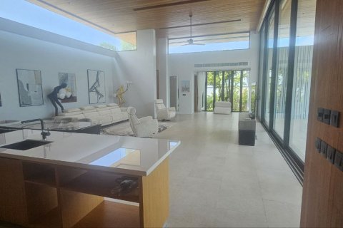 Villa in Pattaya, Thailand 4 bedrooms № 163926 - photo 7