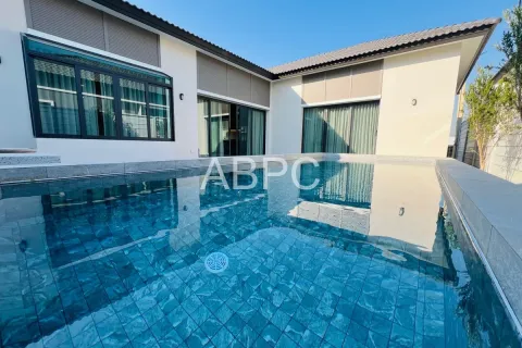 Casa de 3 dormitorios en Pattaya, Tailandia № 212024 - foto 4