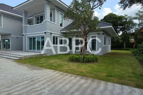 Casa de 6 dormitorios en Pattaya, Tailandia № 212027 - foto 4