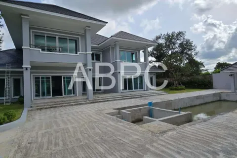 Casa de 6 dormitorios en Pattaya, Tailandia № 212027 - foto 10